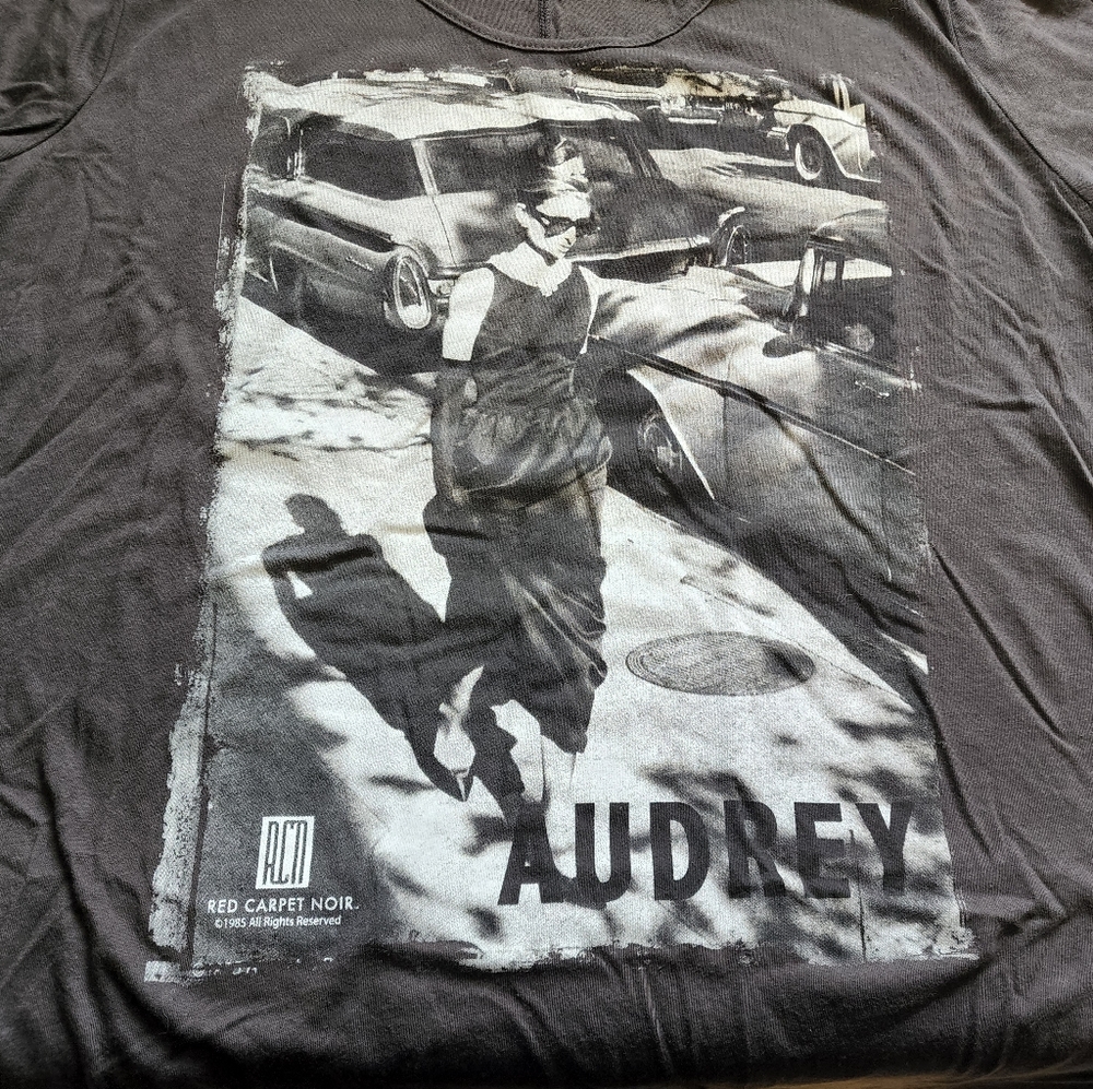 Old Navy Collectables AUDREY HEPBURN Women's XXL Tshirt